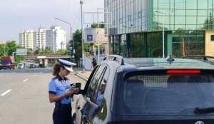 Șoferi vitezomani- prinși pe străzile din Pitești 1 politie sofer - Șoferi vitezomani- prinși pe străzile din Pitești