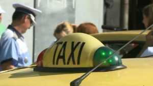 Taximetrist din Pitești- pericol public! A fost prins băut la volan 1 taxi-politie