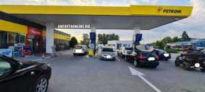 Un alt protest pentru prețul carburanților are loc la Podul Viilor! 7 petrom pod 1 - Un alt protest pentru prețul carburanților are loc la Podul Viilor!
