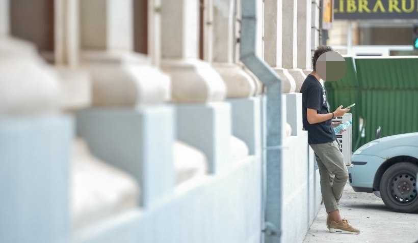 candidat-eliminat-bacalaureat-iesea-des-la-toaleta-cazut-telefonul-in-examen-713794