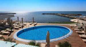 becali - Care sunt hotelurile de lux deținute de către Gigi Becali și Cristi Borcea de pe litoral și care este prețul unei seri de cazare!