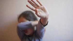 Șocant! Două minore violate de noul concubin la mamei! Femeia a fost complice! 1 minor - Șocant! Două minore violate de noul concubin la mamei! Femeia a fost complice!