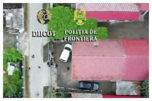(Video) Poliția de Frontieră a descoperit 270 de oameni ascunși în sicrie și frigidere 21 de perchezitii