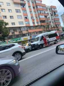 Accident în Prundu! Taxi pe contrasens! 2 accident - Accident în Prundu! Taxi pe contrasens!