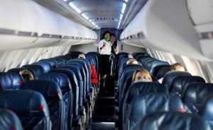 Despăgubire neobișnuită! 10.000 de dolari dați de o companie aeriană pentru fiecare pasager care renunța la cursă 1 avion delta - Despăgubire neobișnuită! 10.000 de dolari dați de o companie aeriană pentru fiecare pasager care renunța la cursă