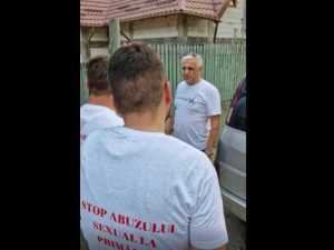 scandal calinesti - Strângerea de semnături de la Călinești s-a lăsat cu scandal! Primarul a intervenit peste echipele PNL!
