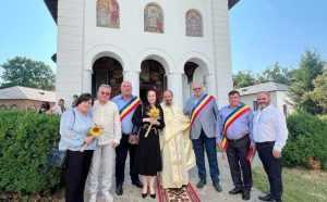 Simona Bucura Oprescu a vizitat Mânăstirea Glavacioc! Slujba s-a oficiat pentru sărbătorirea lui Ștefan cel Mare! 1 simona bucura e1656752225377 - Simona Bucura Oprescu a vizitat Mânăstirea Glavacioc! Slujba s-a oficiat pentru sărbătorirea lui Ștefan cel Mare!