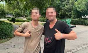 Poliția Locală le-a stricat distracția la scăldat din Parcul Expo! 18 2 tineri e1657135759861 - Poliția Locală le-a stricat distracția la scăldat din Parcul Expo!