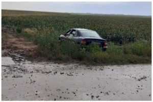 Un nou accident în Argeș! Un șofer s-a răsturnat cu mașina! 1 Untitled collage 36 - Un nou accident în Argeș! Un șofer s-a răsturnat cu mașina!