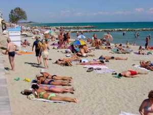 plaja mare litoral - Prețurile nesimțite de pe litoral continuă să uimească! 57 de lei pentru o ciorbă