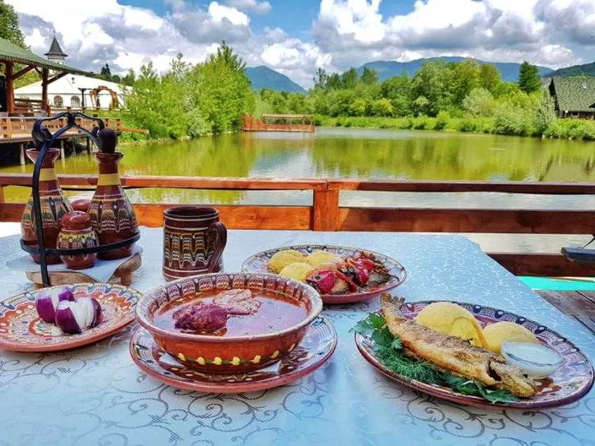 Complexul turistic “Casa Lăzăroiu”: Ospitalitatea este îndeletnicirea noastră” 10 Casa Lazaroiu