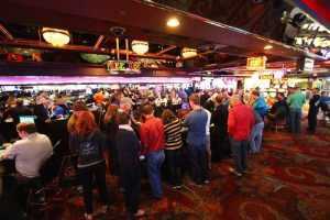 casino royale craps - 500 de persoane au rămas prinse într-un cazinou după ce 13 angajați au fost depistați cu COVID!