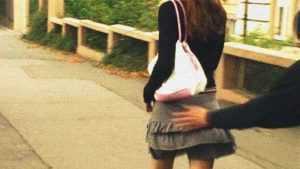 Bărbat de 43 de ani din Ștefănești reținut pentru agresiune sexuală. Victima, o vecină de 29 de ani! 15 femeie-agresata-sexual-pe-strada