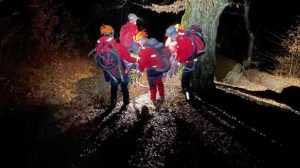 ( VIDEO) Salvamont Argeș a plecat în căutarea a 4 tineri de 20 de ani care au urcat fără lanterne pe munte! 1 salvamont - ( VIDEO) Salvamont Argeș a plecat în căutarea a 4 tineri de 20 de ani care au urcat fără lanterne pe munte!