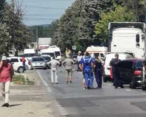 accident - Accident în Ștefănești! Copil pe o trotinetă electrică, lovit de mașină