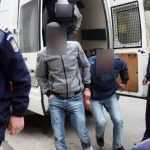 duba 2 retinuti - Scandal în fața unui bloc din Pitești. Un bărbat a ajuns la spital, alți doi în spatele gratiilor