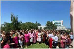 Simona Bucura Oprescu: „Încurajez femeile să facă politică” 1 Simona Bucura Oprescu