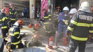 Un muncitor a ars de viu într-un canal din centrul Bucureștiului! 27 incendiu canal isu - Un muncitor a ars de viu într-un canal din centrul Bucureștiului!