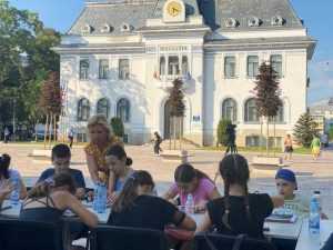 Ediția a II-a a atelierului de creație „IconArT – artă tradițională iconografică”, în Piața Primăriei ! 1 artă