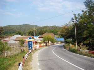 Noi investiţii incluse în Strategia de Dezvoltare Locală a comunei Coşeşti 27 intrarea in comuna Cosesti