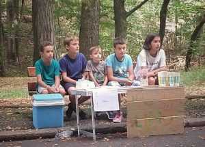 Hai la limonadă! Mai mulți copii fac strângere de fonduri în pădurea Trivale! 13 limonada - Hai la limonadă! Mai mulți copii fac strângere de fonduri în pădurea Trivale!