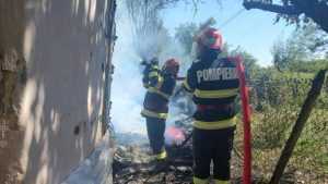 (VIDEO) Locuință în flăcări în Costești! 23 pompieri - (VIDEO) Locuință în flăcări în Costești!