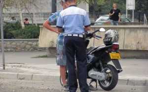 A condus beat, fără permis și cu autovehiculul neînmatriculat! 16 moped conducere fara permis 2018 - A condus beat, fără permis și cu autovehiculul neînmatriculat!