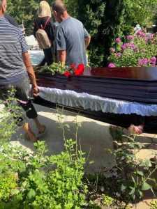 cavou - (VIDEO) Tatăl, mama și fratele geamăn ai criminalului de la Bascov au fost înmormântați!