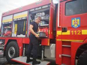 (VIDEO) Pompierii din Argeș ajută la stingerea incendiile de vegetație din Franța! 1 isu arges - (VIDEO) Pompierii din Argeș ajută la stingerea incendiile de vegetație din Franța!