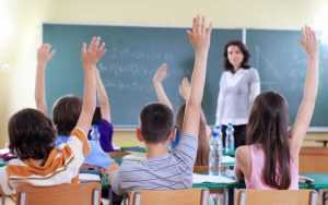 4,3% din PIB pentru Educație. În buget sunt asigurate sumele pentru salariilor majorate ale personalului din învățământ 11 profesor elev - 4,3% din PIB pentru Educație. În buget sunt asigurate sumele pentru salariilor majorate ale personalului din învățământ