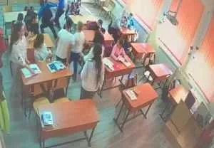 O școală și doi profesori din Argeș- despăgubiri pentru o elevă, după ce un dulap s-a prăbușit peste ea 1 elevi - O școală și doi profesori din Argeș- despăgubiri pentru o elevă, după ce un dulap s-a prăbușit peste ea