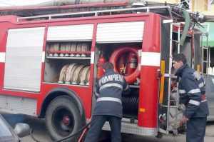 Acoperișul unei clădiri a luat foc, în Câmpulung 1 licitatie masini pompieri 919811296 - Acoperișul unei clădiri a luat foc, în Câmpulung