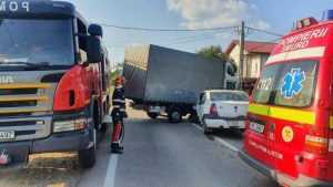 Accident cu victimă ! Impact între un autoturism și o dubă pe DN7C! 23 cu acc