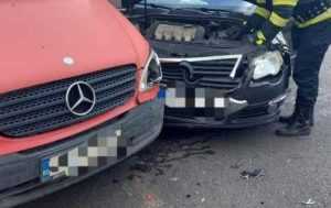ACUM! Accident cu 2 autoturisme în Pitești! 1 accident e1661242924302 - ACUM! Accident cu 2 autoturisme în Pitești!