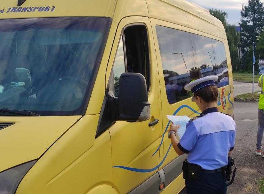 ipjj - Șoferii de transport în comun, sancționați cu 6.000 de lei de către polițiștii rutieri din Argeș!