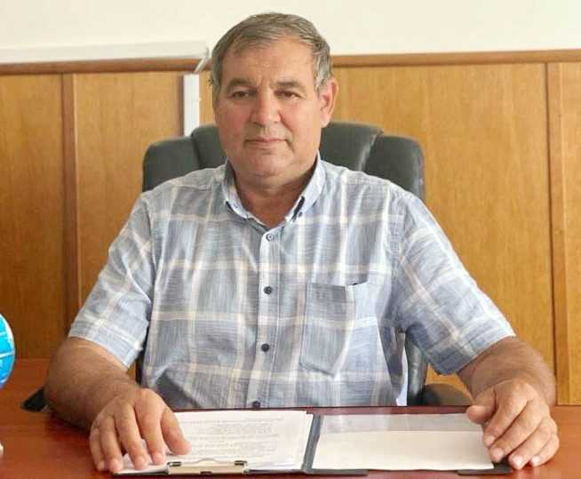 Soţii Săndulescu au mutat jumătate de deal de la Merişani pe şantierul autostrăzii şi vor să plătească taxă doar... 30 lei 3 luigi ionescu primar merisani