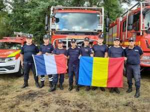 Pompierii argeșeni care au ajutat la stingerea incendiilor din Franța s-au întors acasă 29 pompieri argeseni franta - Pompierii argeșeni care au ajutat la stingerea incendiilor din Franța s-au întors acasă