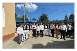 Untitled collage 1 2 - Simona Bucura Oprescu: „Ziua comunei Boțești, o sărbătoare aparte!”