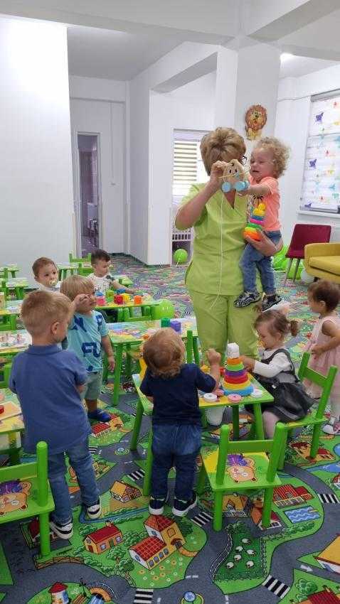 Prima creșă din Bradu și-a deschis porțile în prezența micuților beneficiari 3 copii cresa - Prima creșă din Bradu și-a deschis porțile în prezența micuților beneficiari