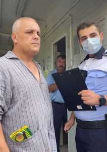 Vedea 112 in actiune 1 - Șoșoacă a asaltat Spitalul Vedea: managerul a evacuat clădirea, polițiștii s-au ascuns după gard!