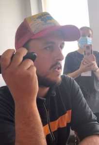 Vedea1 - Șoșoacă a asaltat Spitalul Vedea: managerul a evacuat clădirea, polițiștii s-au ascuns după gard!