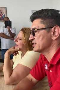 Vedea3 - Șoșoacă a asaltat Spitalul Vedea: managerul a evacuat clădirea, polițiștii s-au ascuns după gard!