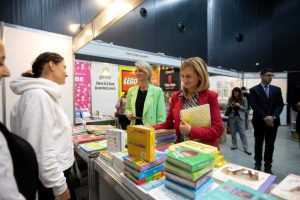 (Video) Alina Gorghiu, în vizită la Chişinău, la Salonul Internaţional de Carte Bookfest 28 Gorghiu Alina