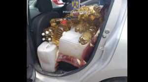 alcool - Avea mașina plină de bidoane de alcool - 300 de litri!