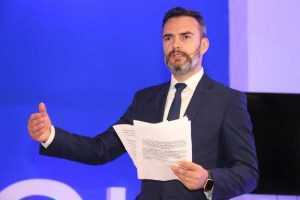 Dan Carbunaru - Anunțul Guvernului: Românii cu zboruri Blue Air vor ajunge acasă cu TAROM