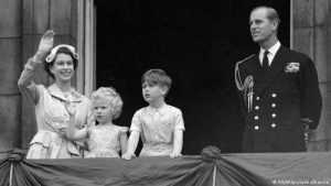 regina - Regina Elisabeta a II-a și-a purtat verigheta de căsătorie mai mult decât coroana!