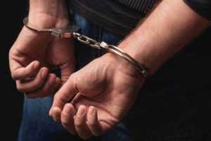 A ajuns în arest după ce i-a zgâriat mașina fostei soții 1 Arrested 611631070 2 - A ajuns în arest după ce i-a zgâriat mașina fostei soții