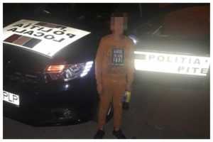 Băiat de 10 ani la plimbare singur prin centrul Piteștiului! A fost dus acasă de polițiștii locali! 5 Untitled collage 1 - Băiat de 10 ani la plimbare singur prin centrul Piteștiului! A fost dus acasă de polițiștii locali!