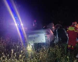 accident masina rasturnata caldararu - Accident mortal în Argeș! Un tânăr și-a pierdut viața după ce s-a izbit de un copac