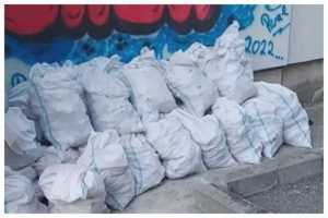 Piteștean amendat de polițiștii locali pentru că a depozitat ilegal mai mulți saci cu moloz 25 piteștean amendat